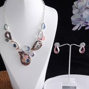 Schicke Schmucksets zur Betonung des eigenen Stils.