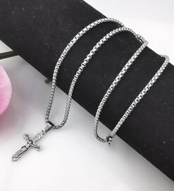 RVS 60 cm Heren Ketting met Kruis met Jezus 