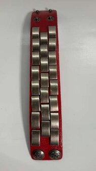 Leren armband, &#039;&#039;Chain&#039;&#039; studs, zwart en rood