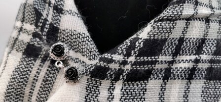 Vest -clip - haak - roos knoop  - voor - vest -  sjaal - omslagdoek in kleur antiek zilver.