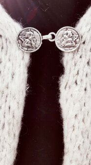 Vest -clip - haak - &quot; Engel &quot; - voor - vest -  sjaal - omslagdoek in kleur antiek zilver.