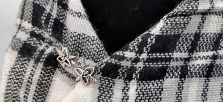 Vest clip haak, symbool &quot;Triquetra Engel&quot; voor vest, sjaal, omslagdoek, antiek zilverkleur