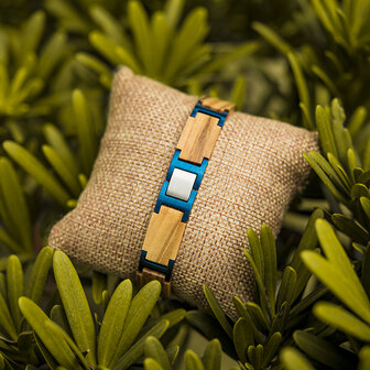 Vurig Olijf houten Armband, RVS tussenschakels blauwkleurig