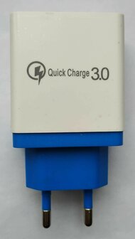 &quot;Quick Charge 3.0&quot; Snellader ; 3x usb + 1x QC 3.0 usb