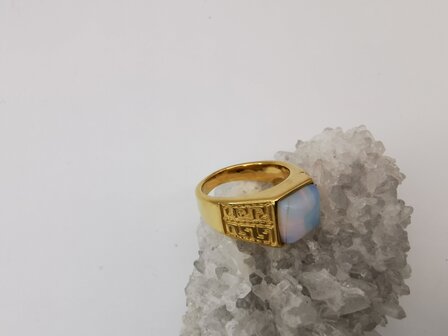 RVS Edelsteen Opaal goudkleurig Griekse design Ring. Vierkant ringen met beschermsteen