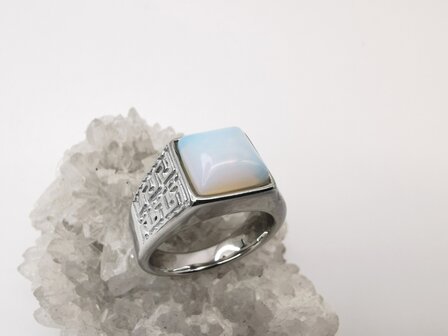 Edelstahl-Edelstein-Opal silberfarbene quadratische Ringe im griechischen Design mit Schutzstein.