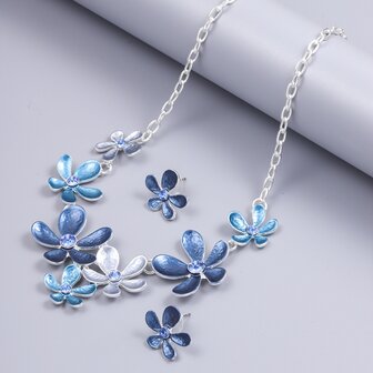 Set - Halskette mit Ohrringen - blaue Blume.