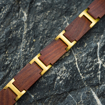 Armband Warm Roodbruine Mahonie houten L 21.5cm RVS tussenschakels goudkleurig