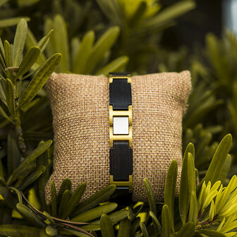 Armband Zwarte Ebony houten L 21.5 cm RVS tussenschakels goudkleurig