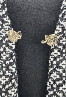 Vest clip haak &quot;Spiraal&quot; symbool, voor vest, sjaal, omslagdoek, antiek goudkleurig.