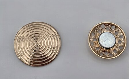 Magneet, broche, rond, levensspiraal, goudkleurig voor omslagdoek, sjaal en vest te sluiten.