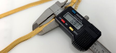 Flache Choker-Halskette aus Edelstahl, goldfarben, L 43 + 5 cm, B 6 mm