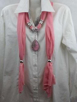 Schalkette mit pinkfarbenem Tropfenanh&auml;nger &bdquo;Venes of Life&ldquo;.