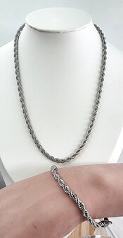 RVS Set Zilverkleurige twisted ketting met armband