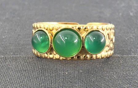 Edelstahlring mit drei gr&uuml;nen Achat-Edelsteinen, goldfarben