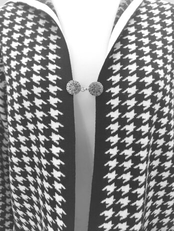 Vest -clip - haak -   symbool cirkel voor vest, sjaal, omslagdoek in kleur antiek zilver.