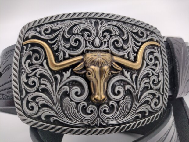 goudkl Texas Longhorn op tin/loodkleurig Buckle, zwart Leren Riem, zwart half longhorn Skull & Flower deco