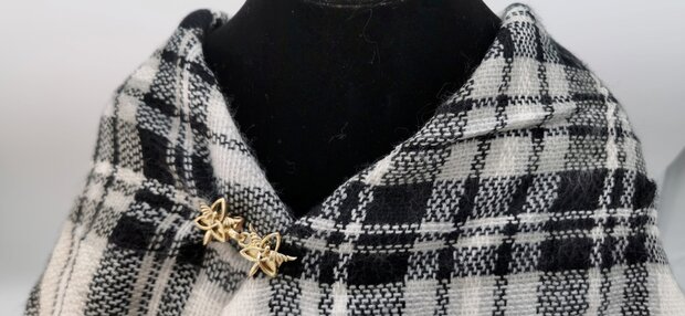 Vest clip haak, symbool "Triquetra Engel" voor vest, sjaal, omslagdoek, goudkleur