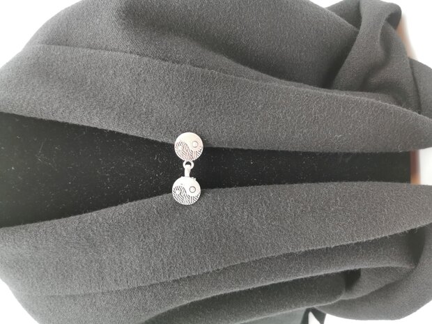 Vest clip haak "yin yang" symbool, voor vest, sjaal, omslagdoek, antiek zilverkleur