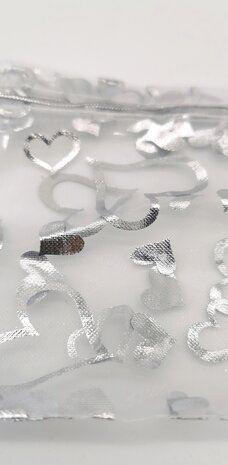 Organza zakjes,  zilveren harten, 12 x 9 cm, per 50