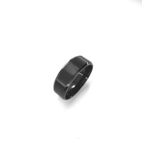 Titanium – RVS - Zwart – ring  gepolijst met mat uitvoering.