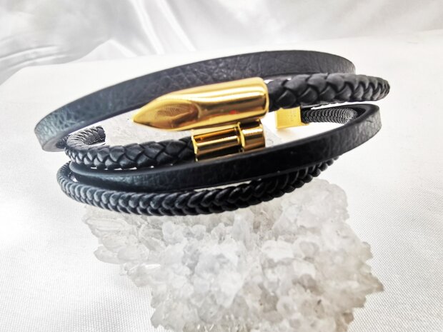 4-teiliges Armband aus schwarzem Leder mit goldfarbenem Nageldesign aus Edelstahl.