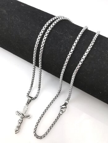 RVS 60 cm Heren Ketting met Kruis met Jezus 