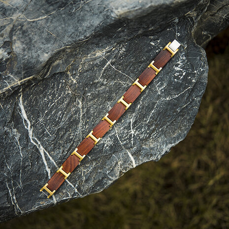 Armband Warm Roodbruine Mahonie houten L 21.5cm RVS tussenschakels goudkleurig