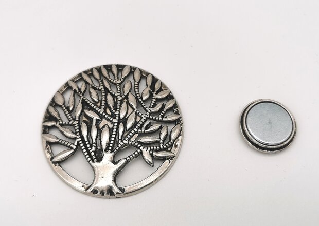 Magneet, broche, rond, Tree of life (levensboom) , zilverkleurig voor omslagdoek, sjaal en vest te sluiten.