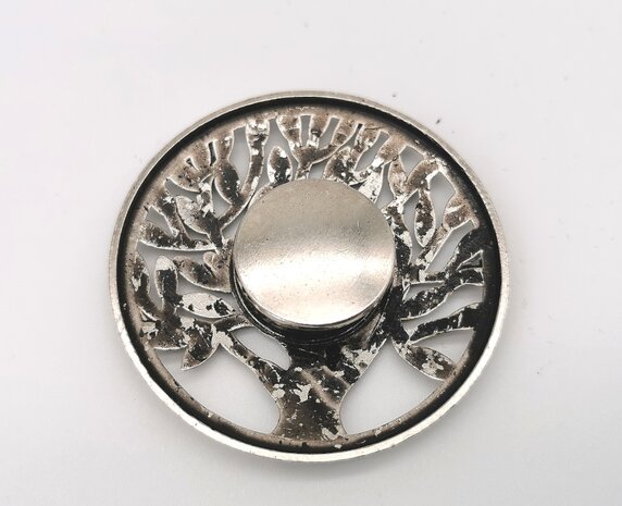 Magneet, broche, rond, Tree of life (levensboom) , zilverkleurig voor omslagdoek, sjaal en vest te sluiten.