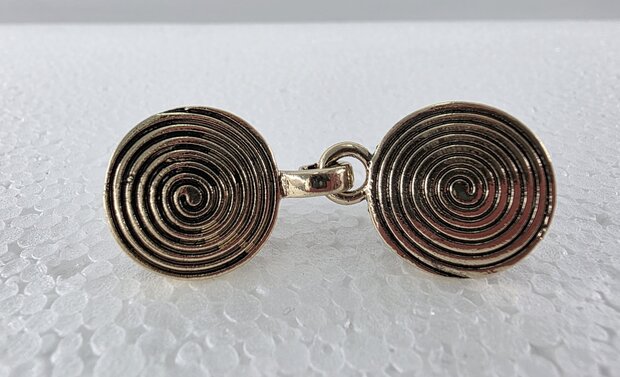 Vest clip haak "Spiraal" symbool, voor vest, sjaal, omslagdoek, antiek goudkleurig.