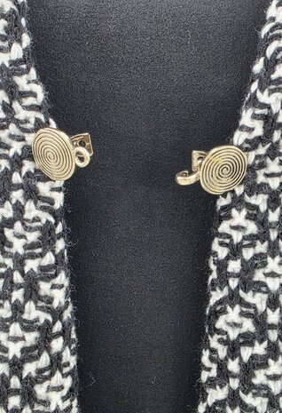 Vest clip haak "Spiraal" symbool, voor vest, sjaal, omslagdoek, antiek goudkleurig.