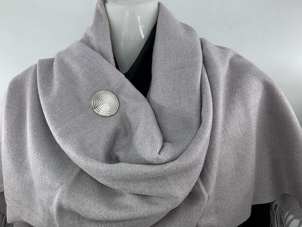 Magneet, broche, rond, levensspiraal, zilverkleurig voor omslagdoek, sjaal en vest te sluiten.