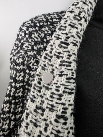 Magneet, broche, rond, levensspiraal, zilverkleurig voor omslagdoek, sjaal en vest te sluiten.