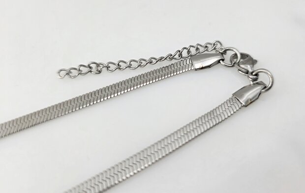 Platte Choker ketting rvs, zilverkleurig, L 43 + 5 cm, Br 4mm