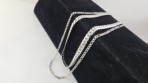 Zweireihige Edelstahlkette &ndash; L&auml;nge 40&ndash;45 cm, Breite 6 cm &ndash; silberfarben