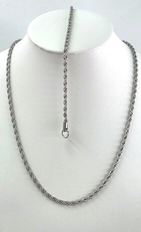 Edelstahl-Set. Silberfarbene gedrehte Halskette mit Armband