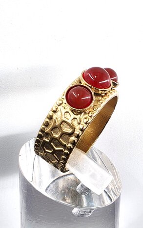 Edelstahlring mit drei roten Achat-Edelsteinen, goldfarben