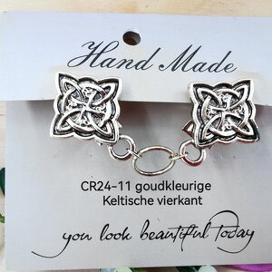 Clips, met Keltische klaver cirkel symbool en midden een ring in kleur antiek goud look. 