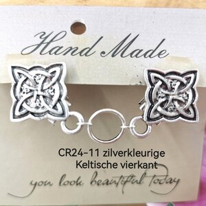 Clips, met Keltische Klaver Cirkel Symbool  en midden een ring in kleur antiek zilver look. 